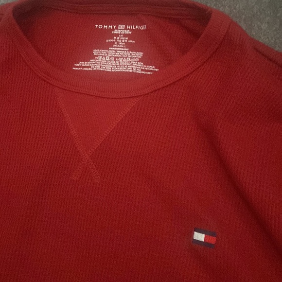 Tommy Hilfiger large red long sleeve shirt - Picture 3 of 3